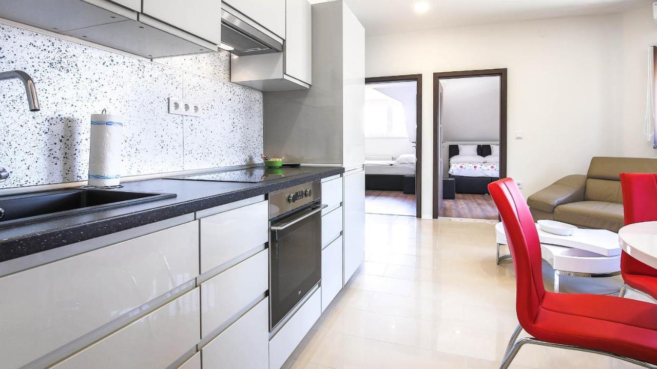 White Apartman Siófok Esterno foto