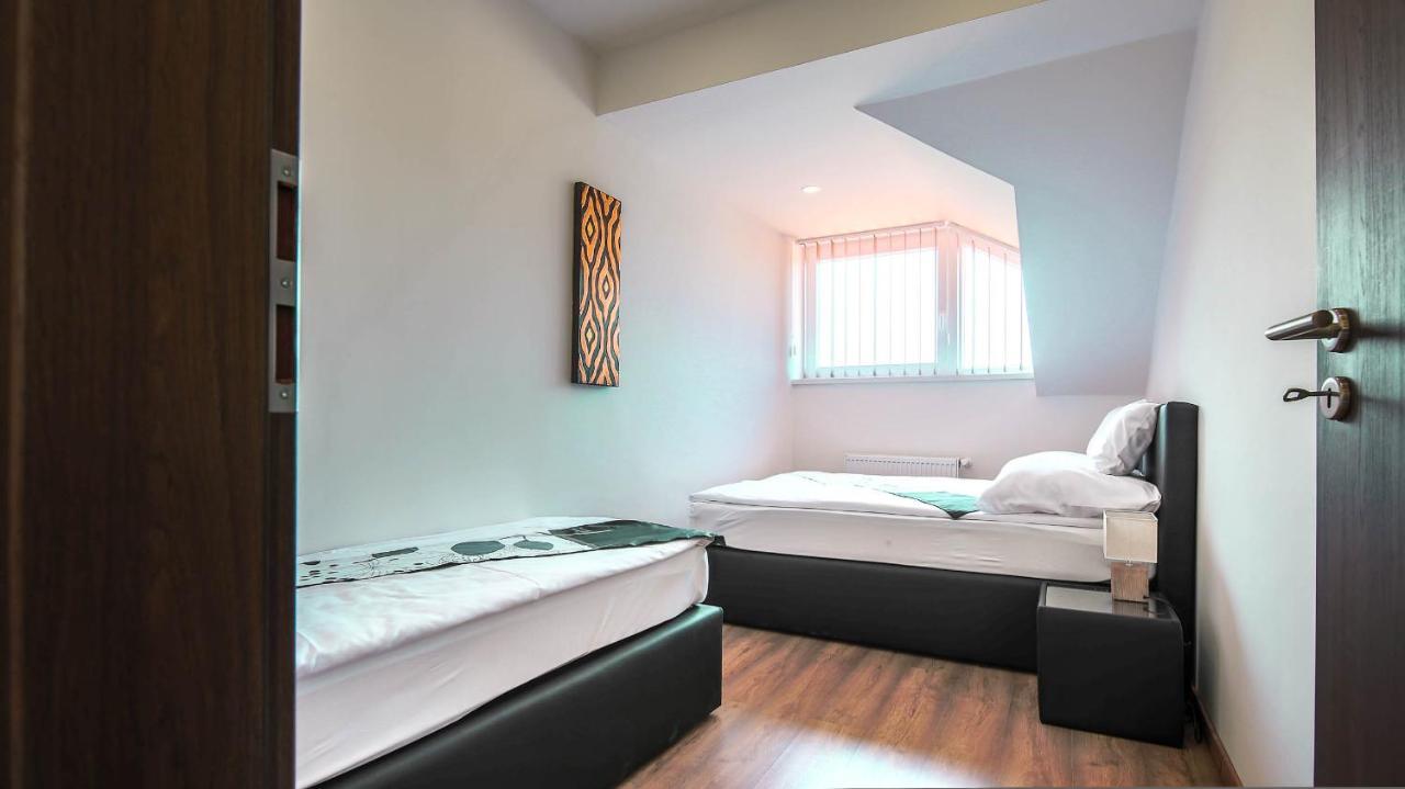 White Apartman Siófok Esterno foto