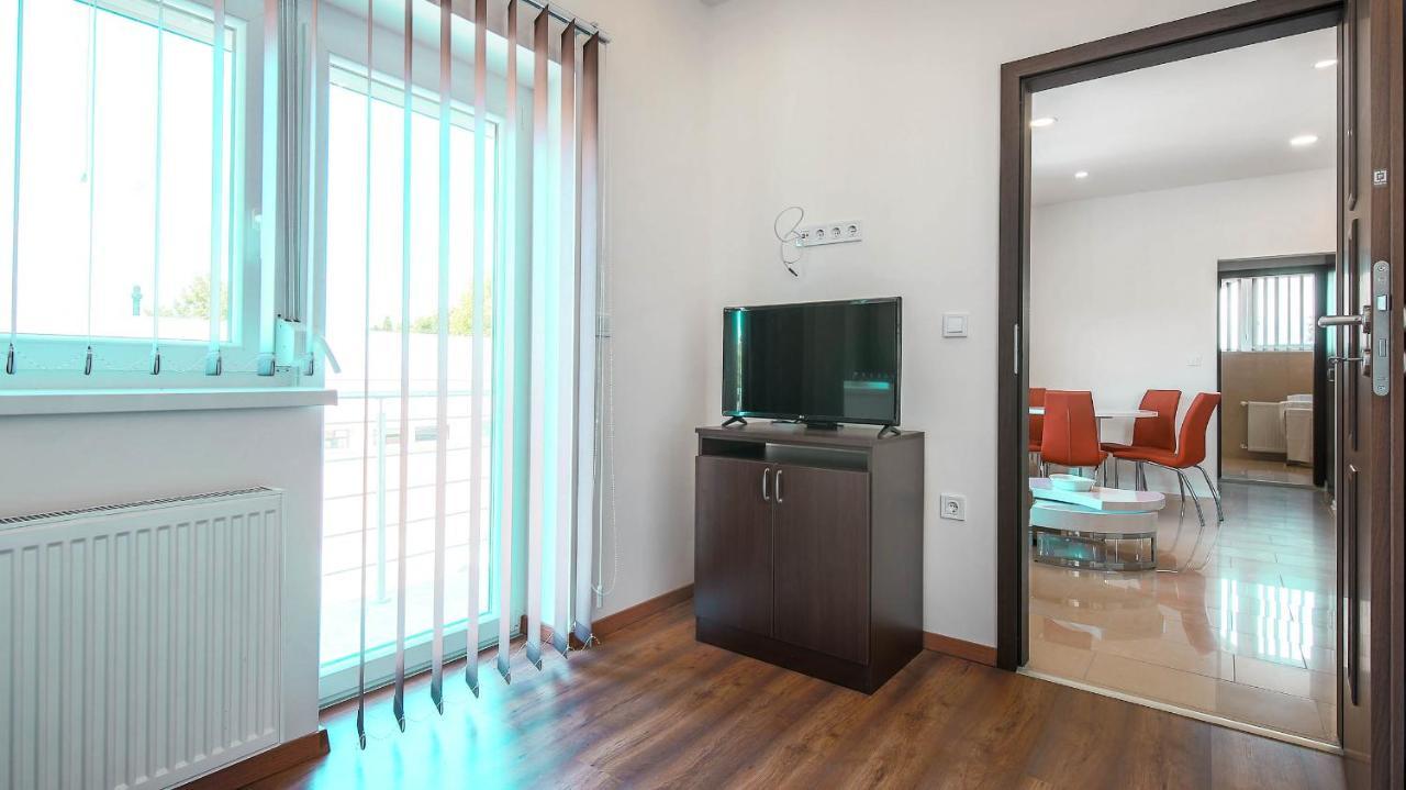 White Apartman Siófok Esterno foto