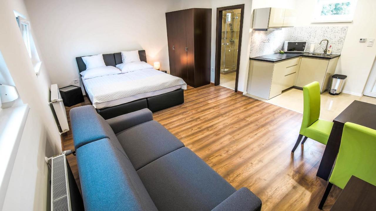 White Apartman Siófok Esterno foto