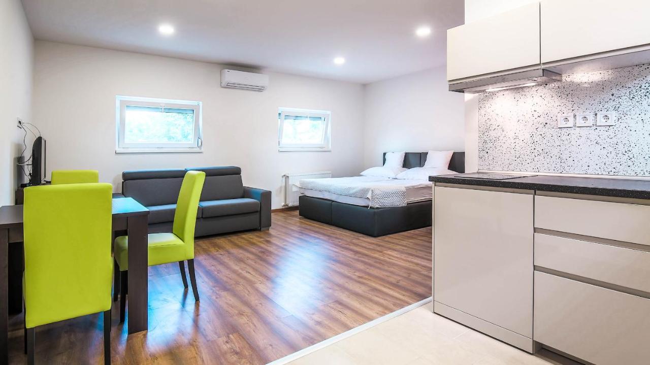 White Apartman Siófok Esterno foto