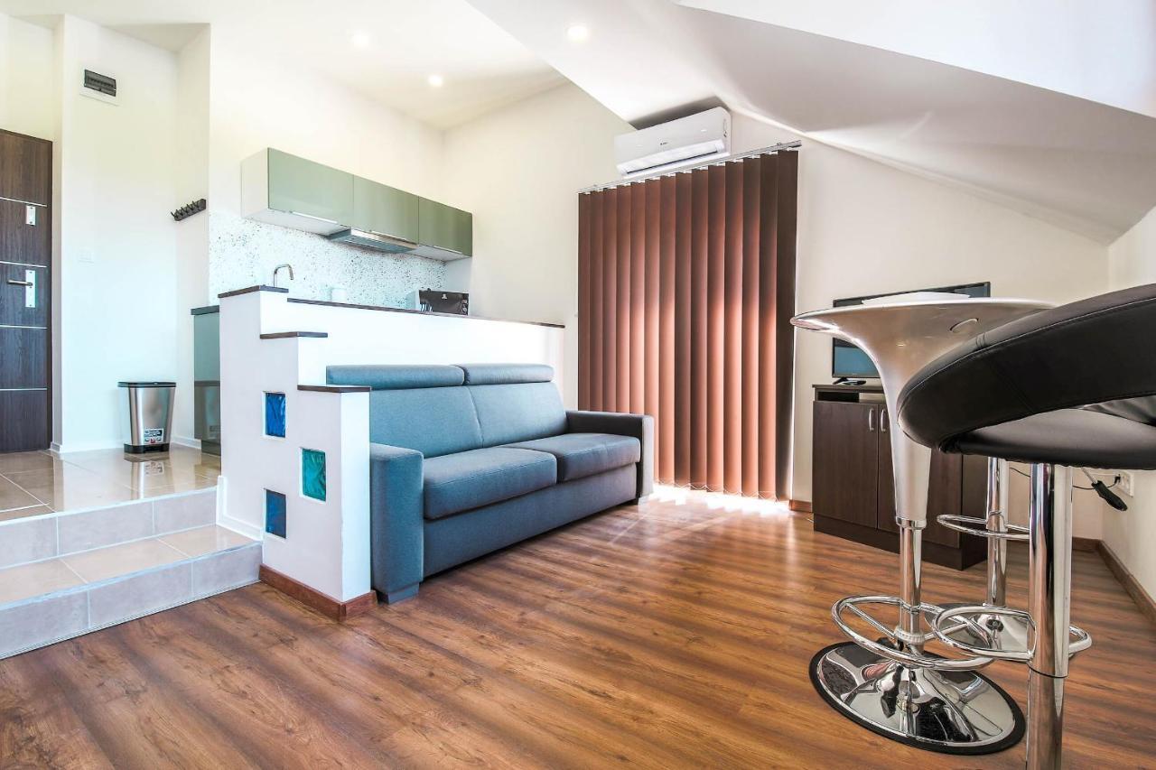 White Apartman Siófok Esterno foto
