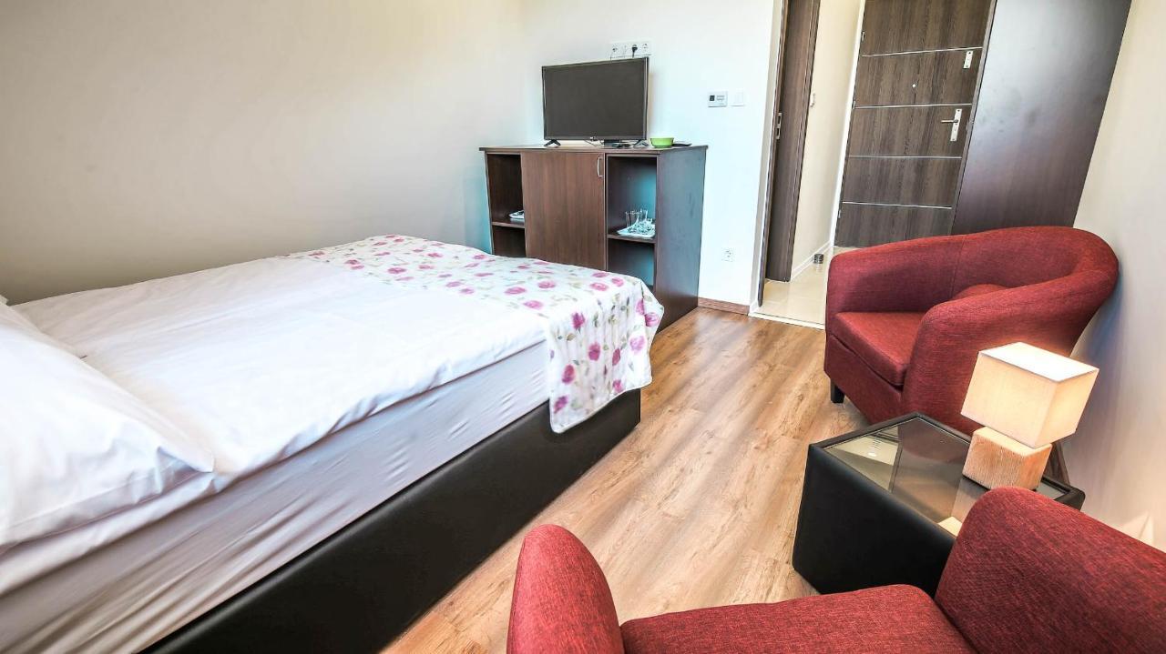White Apartman Siófok Esterno foto