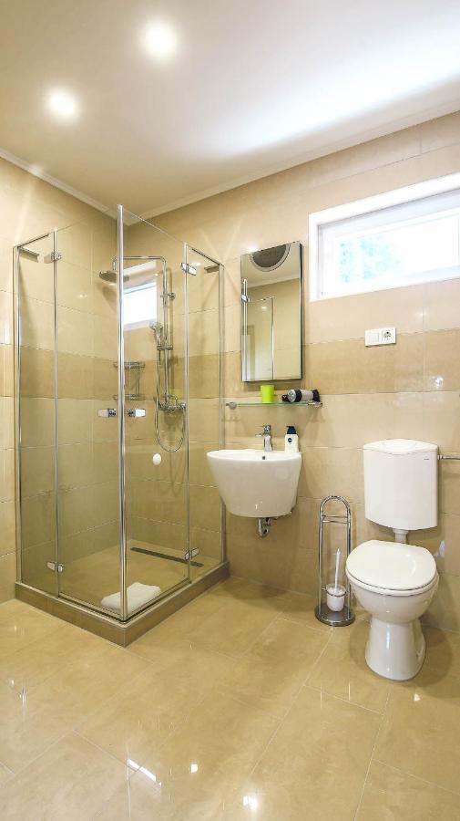White Apartman Siófok Esterno foto