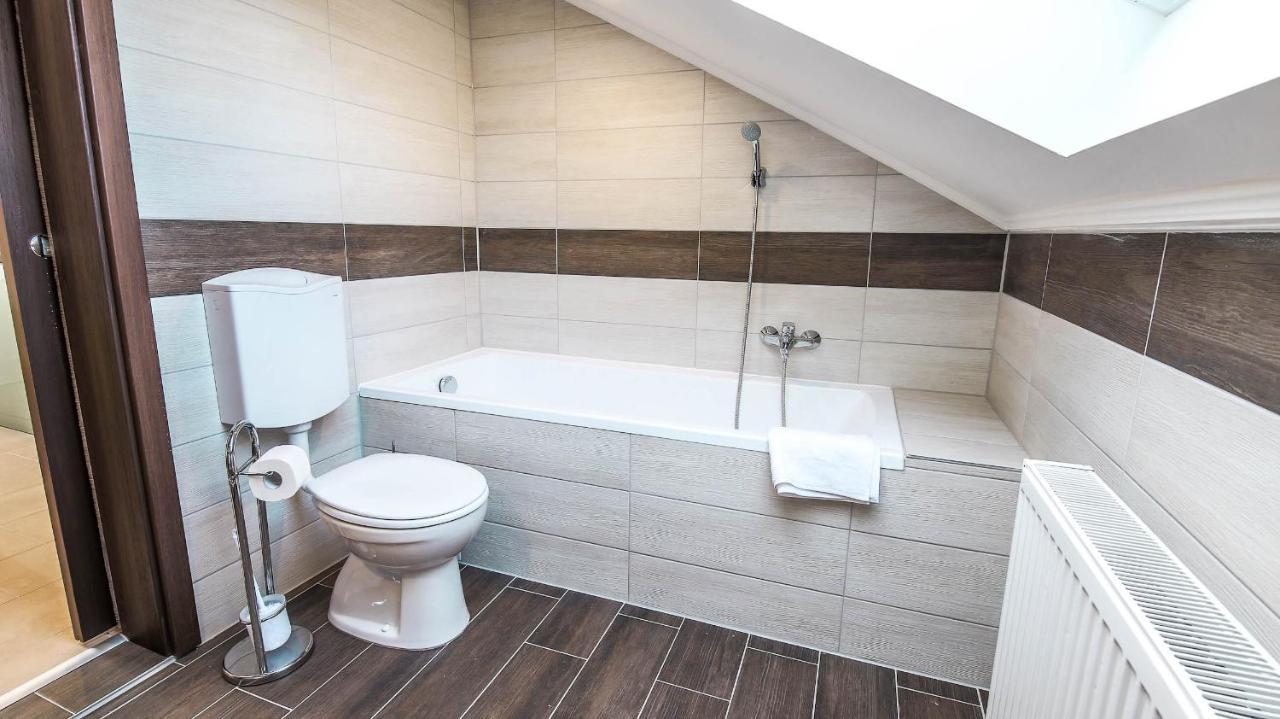 White Apartman Siófok Esterno foto