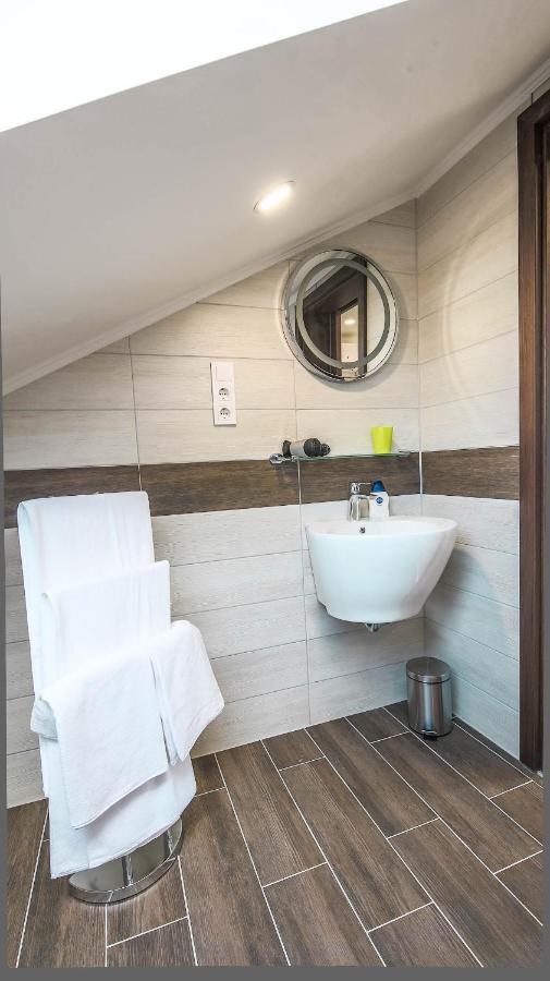 White Apartman Siófok Esterno foto