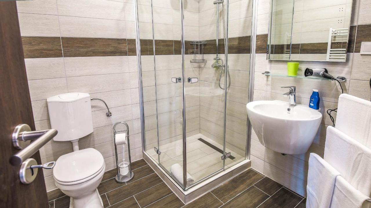 White Apartman Siófok Esterno foto