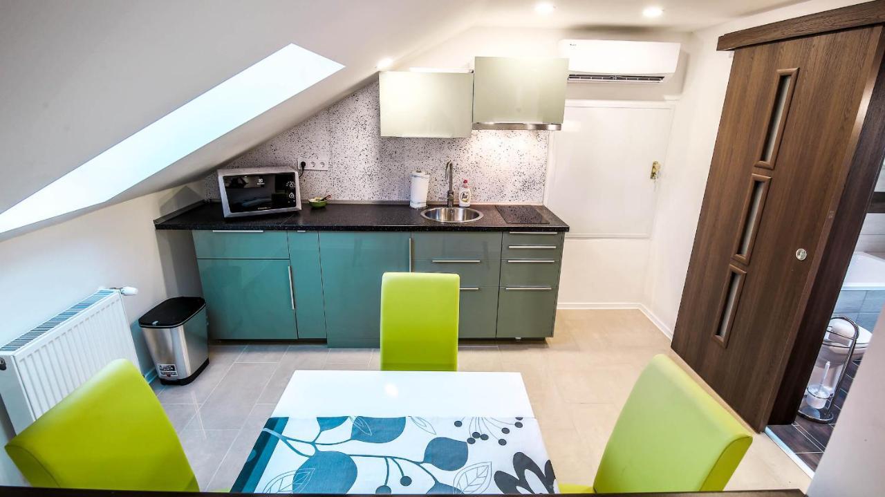 White Apartman Siófok Esterno foto